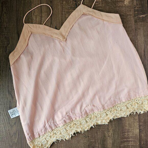 Dance & Marvel Pleated Lace Tank Top/Camisole, S, Peach - Picture 6 of 7